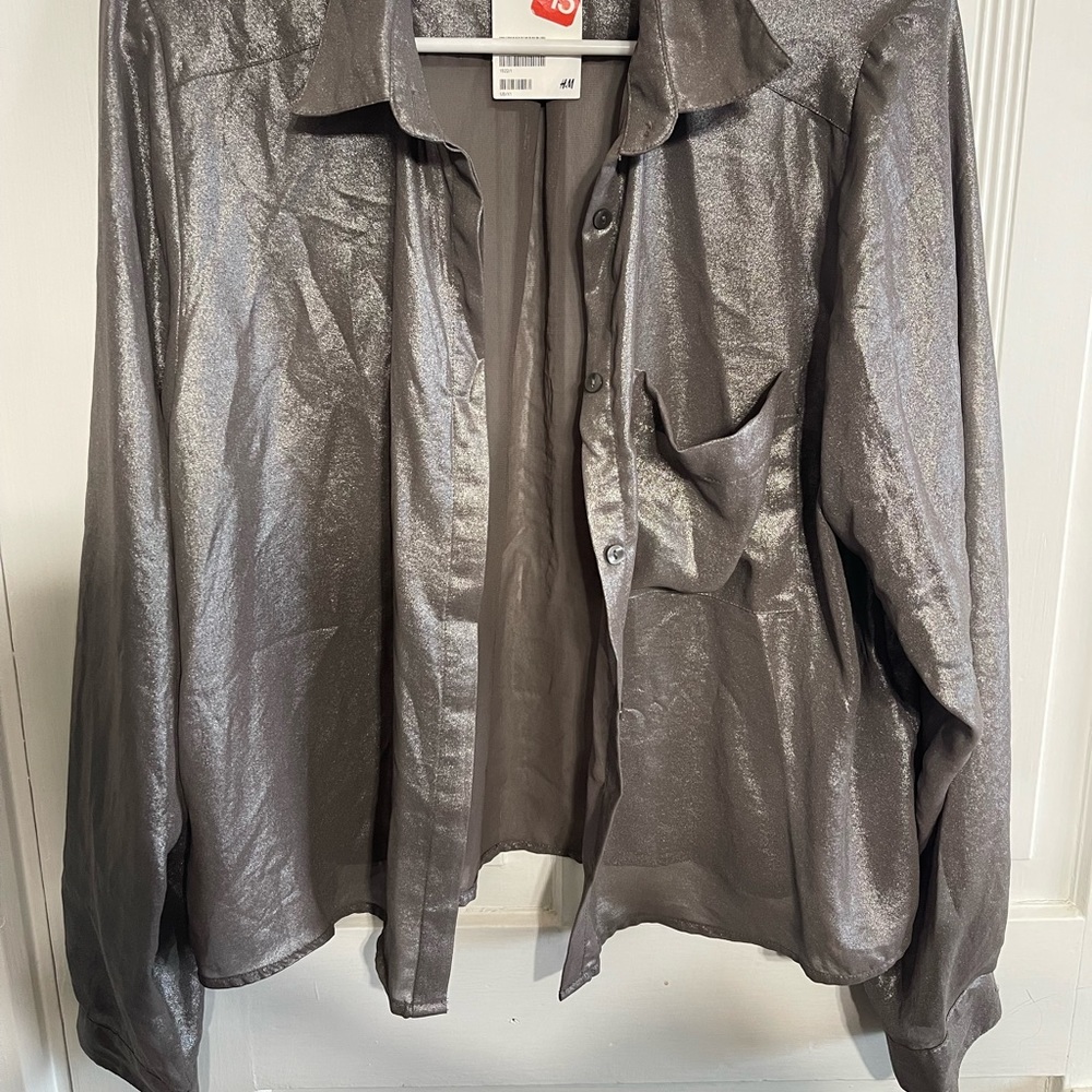 WOMENS blouse H&M new with tags. Size 10